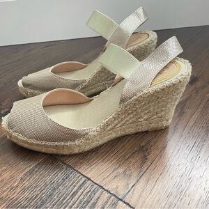 VIDORRETA Made in Spain Light Gold Espadrilles Size 8